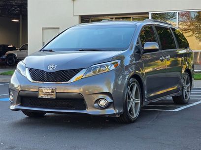 Used 2017 Toyota Sienna SE