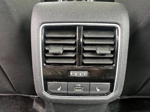 Used 2017 Volkswagen Passat 1.8T SEL Premium image 8