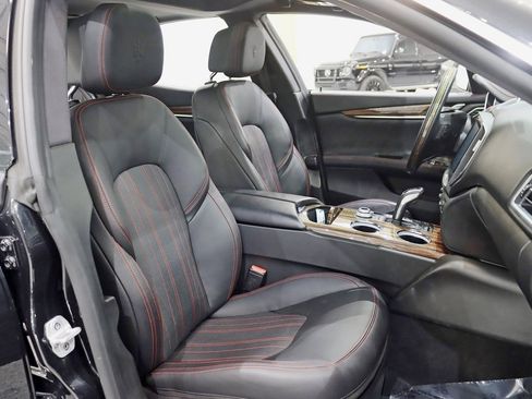Used 2019 Maserati Ghibli S GranLusso image 28