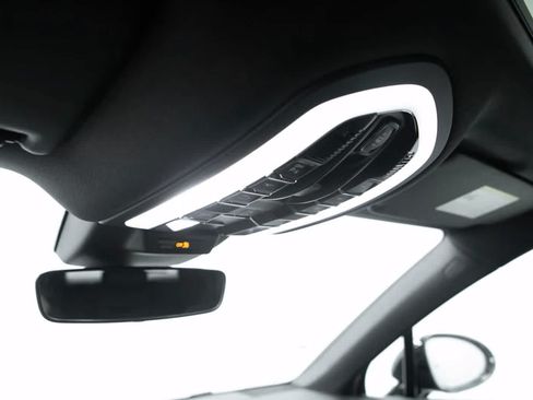 Certified 2026 Porsche Macan AWD/4WD image 29