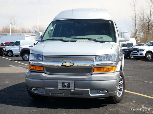 Used 2020 Chevrolet Express 2500 Extended w/ Enhanced Convenience Package image 13