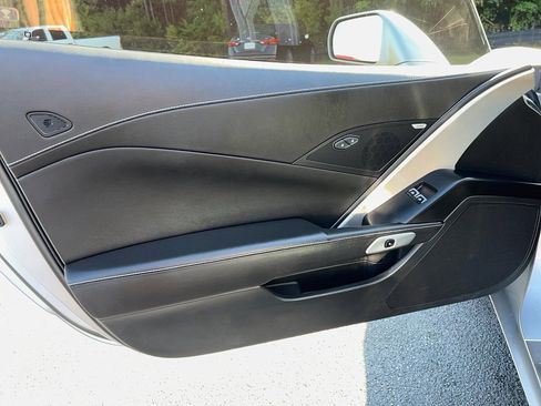 Used 2017 Chevrolet Corvette Stingray Coupe w/ 1LT image 13