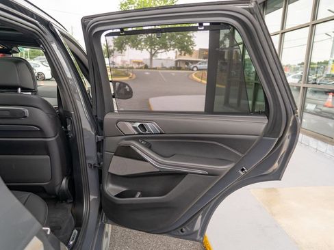 Used 2025 BMW X5 M60i AWD/4WD image 18