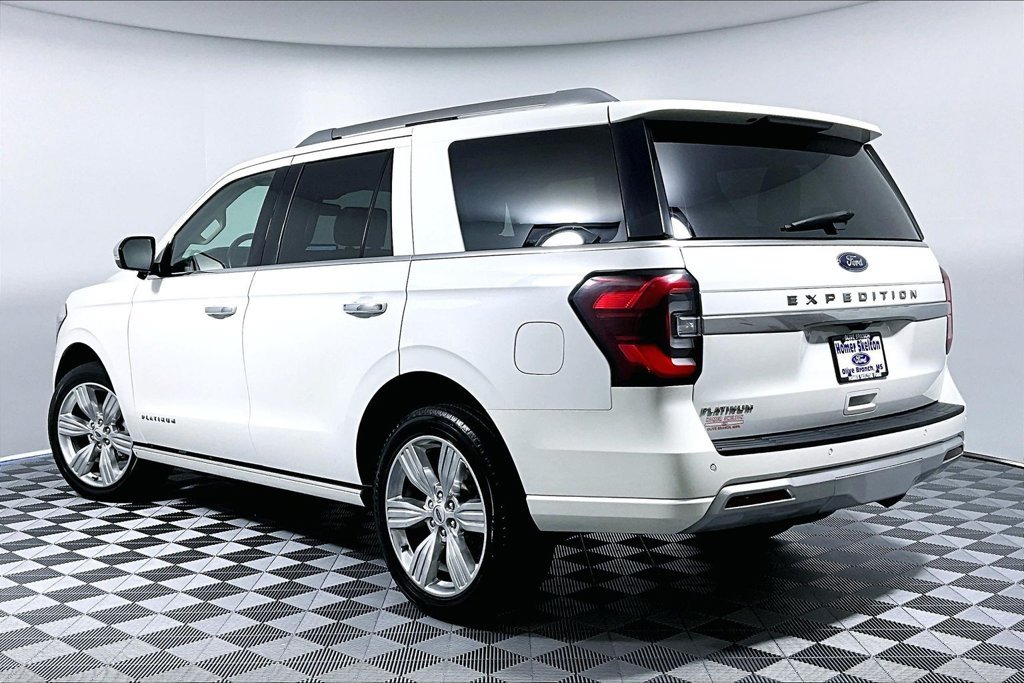 Certified 2023 Ford Expedition Platinum AWD/4WD image 11