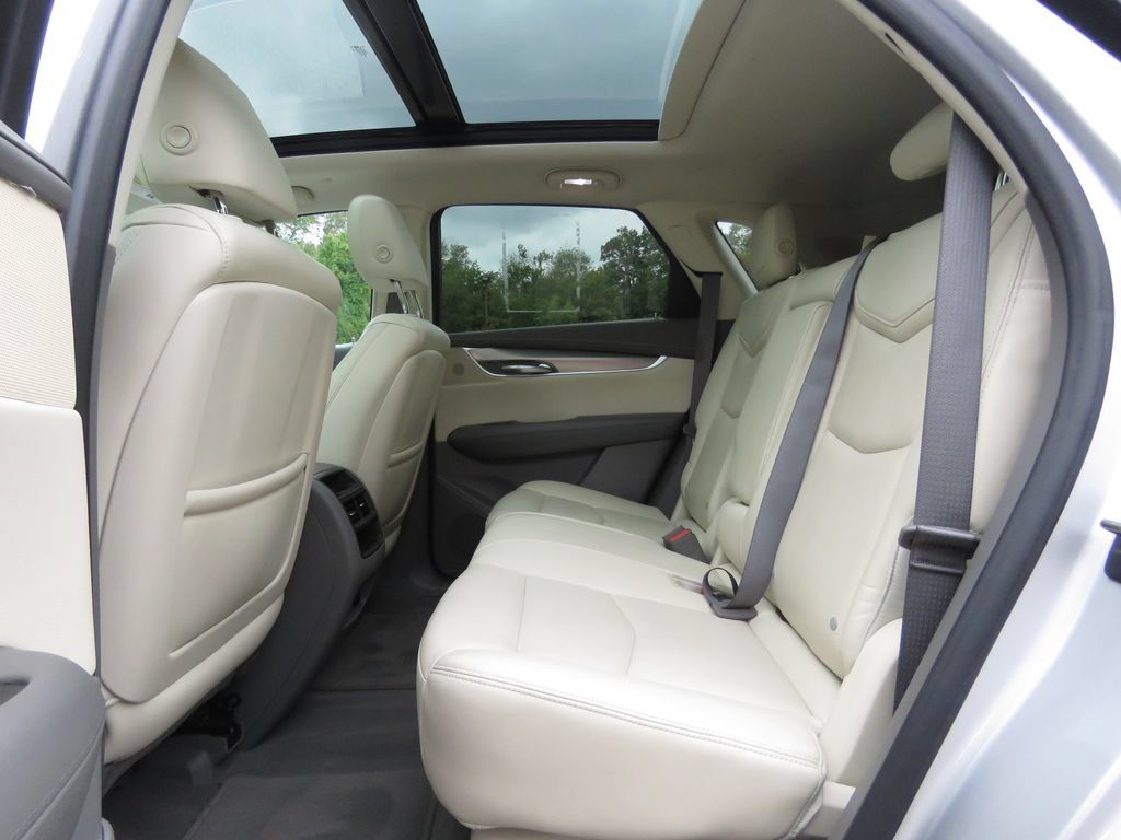 Used 2017 Cadillac XT5 Luxury w/ Driver Awareness Package AWD/4WD image 20