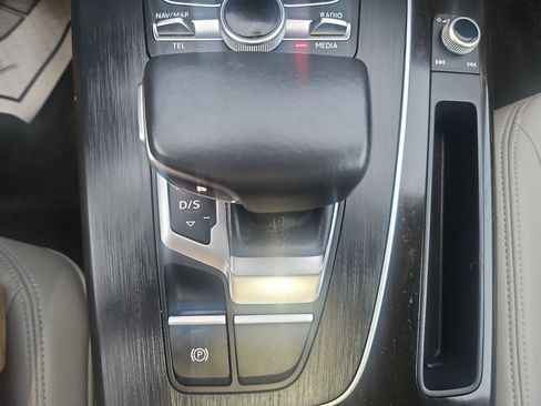 Used 2018 Audi Q5 2.0T Premium Plus w/ Premium Plus Package AWD/4WD image 36