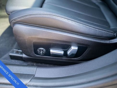 Used 2023 BMW 330i xDrive Sedan w/ Premium Package image 17