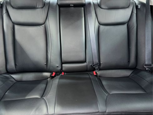 Used 2017 Chrysler 300 C image 20