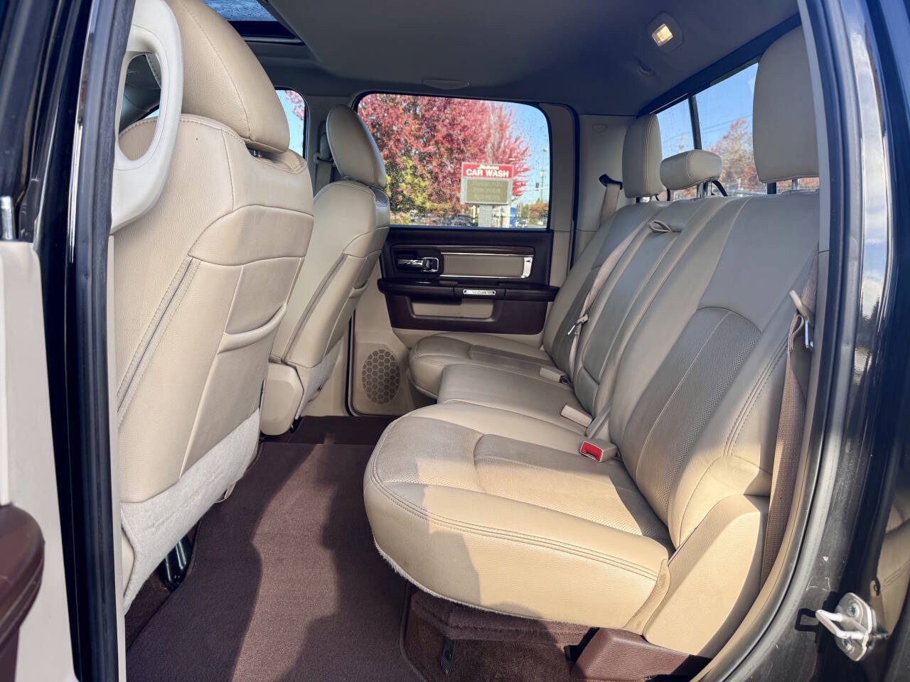 Used 2018 RAM 2500 Laramie w/ Cold Weather Group AWD/4WD image 7