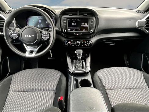 Used 2024 Kia Soul LX w/ Option Group 015 FWD image 7