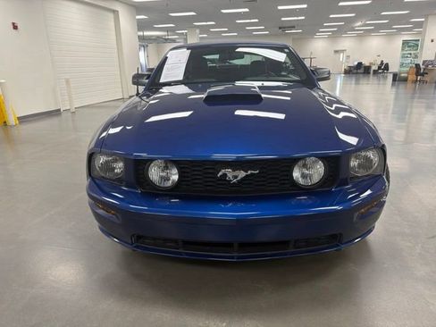 Used 2009 Ford Mustang GT RWD image 2