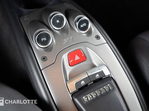 Used 2011 Ferrari 458 Italia Coupe RWD image 31
