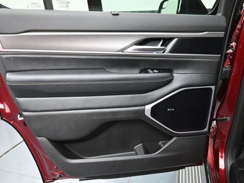 New 2026 Jeep Grand Wagoneer Limited AWD/4WD image 37