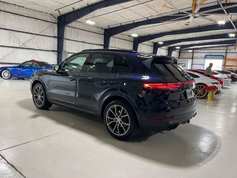 Used 2023 Porsche Cayenne Platinum Edition image 67
