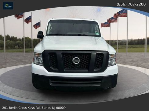 Used 2018 Nissan NV 2500 SV RWD image 2