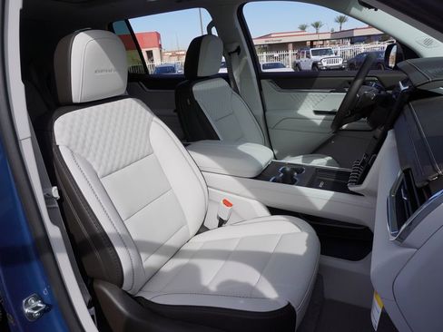 New 2026 GMC Acadia Denali image 13