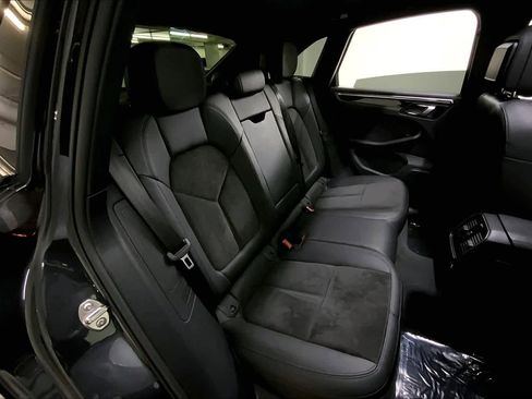 Used 2020 Porsche Macan image 19