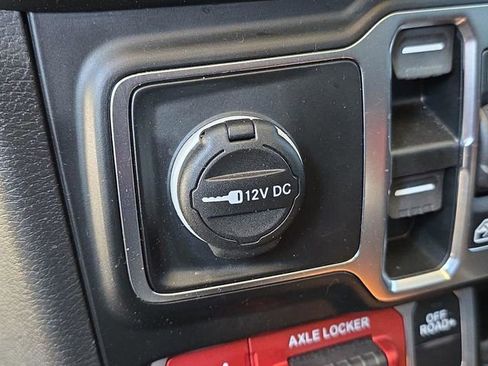 Certified 2021 Jeep Gladiator Mojave w/ Cold Weather Group image 29