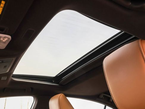 Used 2020 Lexus ES 300h w/ Luxury Package image 7