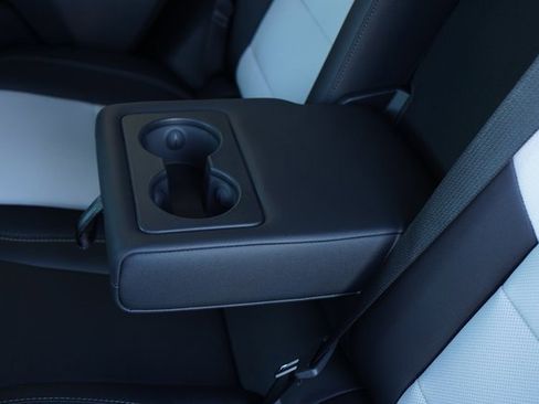 New 2025 Chevrolet Equinox EV LT image 24