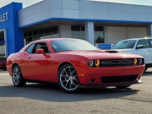 Used 2022 Dodge Challenger GT image 17