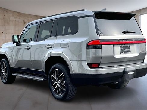 Used 2025 Lexus GX 550 image 4