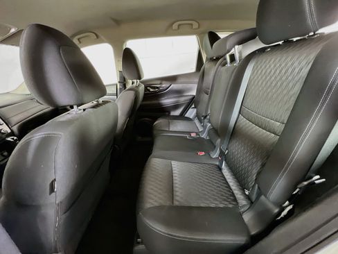 Used 2018 Nissan Rogue S AWD/4WD image 22