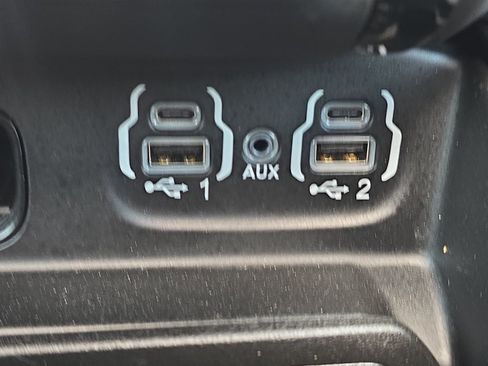 Used 2023 RAM 1500 Laramie AWD/4WD image 21