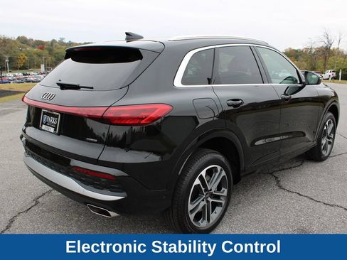 Used 2025 Audi Q5 Premium w/ Convenience Package AWD/4WD image 9