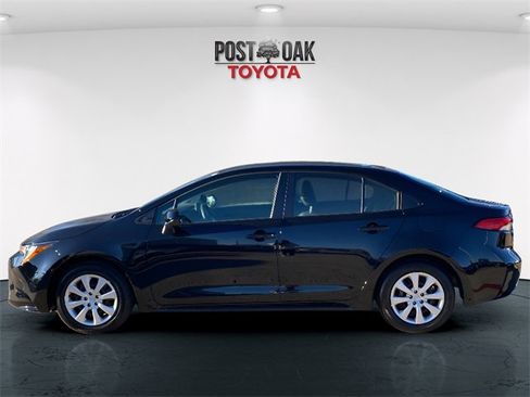 Used 2025 Toyota Corolla LE image 4