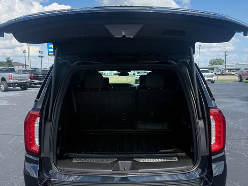 Used 2023 GMC Yukon XL Denali AWD/4WD image 36