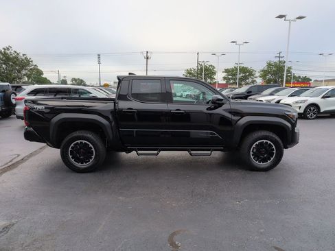 Used 2026 Toyota Tacoma TRD Off-Road AWD/4WD image 6