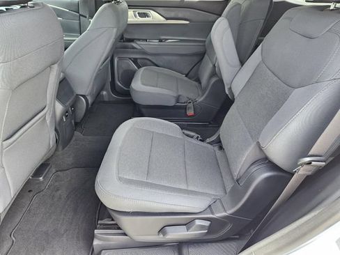 Used 2025 Ford Explorer Active RWD image 19