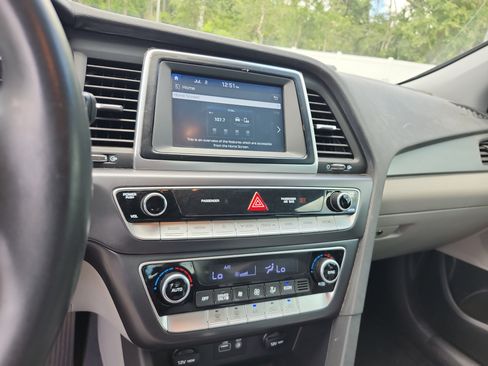 Used 2019 Hyundai Sonata SE FWD image 12