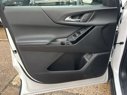 Used 2025 Chevrolet Equinox LT w/ Convenience Package II image 15