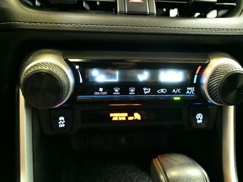 Used 2022 Toyota RAV4 LE image 28