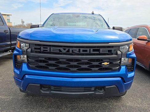 Used 2023 Chevrolet Silverado 1500 Custom image 2