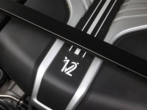 Used 2022 Rolls-Royce Cullinan w/ Dark Exterior Package image 20