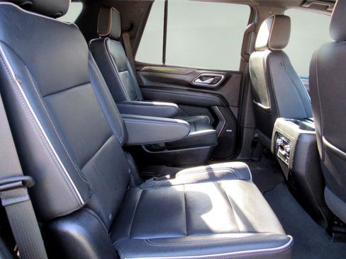 Used 2023 GMC Yukon SLT image 35