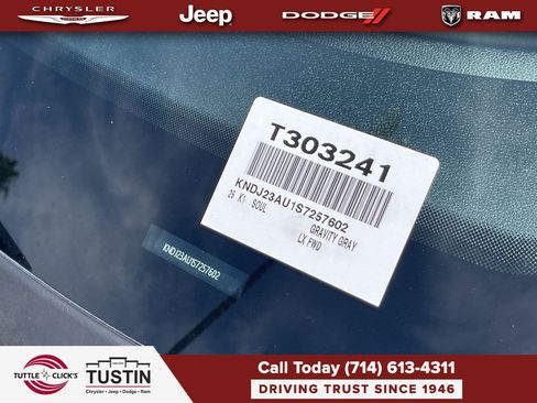 Used 2025 Kia Soul LX w/ LX Technology Package FWD image 33