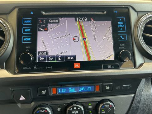 Used 2019 Toyota Tacoma TRD Sport image 22