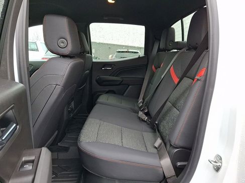 Used 2025 Chevrolet Colorado Z71 image 10