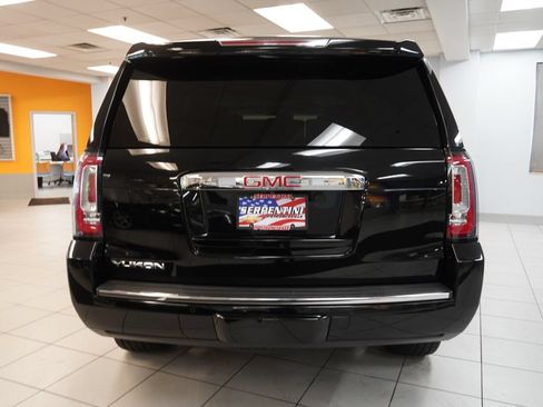 Used 2017 GMC Yukon Denali w/ Open Road Package AWD/4WD image 9