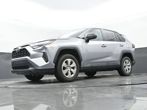 Used 2023 Toyota RAV4 LE FWD image 12