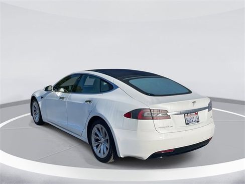 Used 2017 Tesla Model S 90D image 4