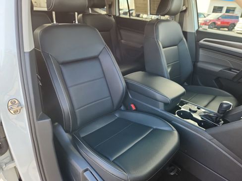 Used 2023 Volkswagen Atlas SE image 17