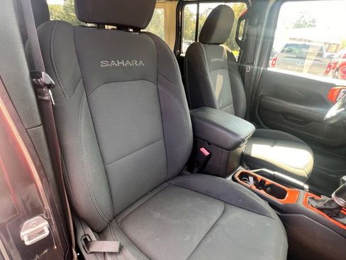 Used 2020 Jeep Wrangler Unlimited Sahara image 10
