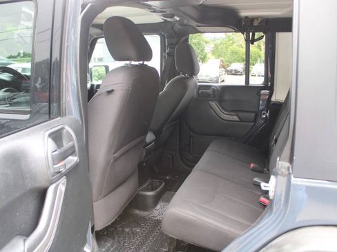 Used 2018 Jeep Wrangler Unlimited Sport S AWD/4WD image 27