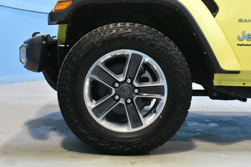 Used 2023 Jeep Wrangler Unlimited Sahara AWD/4WD image 25