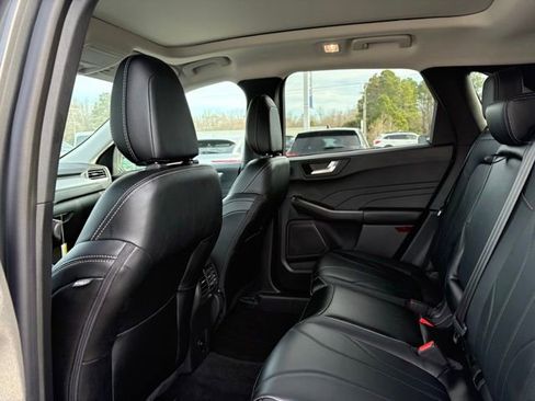 New 2025 Ford Escape SE w/ PHEV Premium Package image 25
